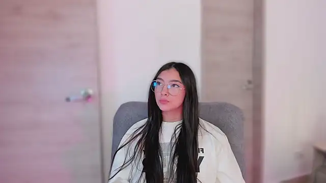 MirandaJohnson  online show from October 2025 12:52:02 PM