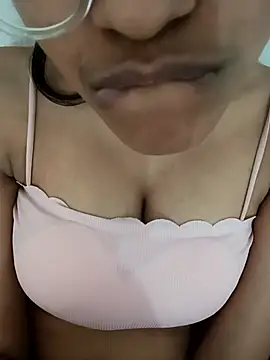 Snapshot of Zoya-Baby1 chatting on October 2025 06:15:01 AM Zoya-Baby1 online show from October 2025 06:15:01 AM