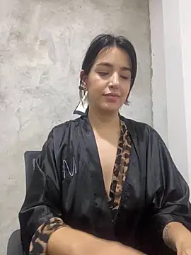 1evelinewood online show from March 2025 08:20:02 PM