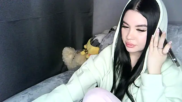 Faralynd online show from February 2026 06:14:01 PM