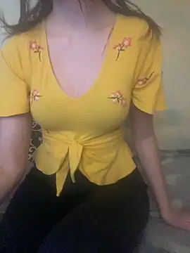 KittieCreme online show from November 2025 09:48:02 AM