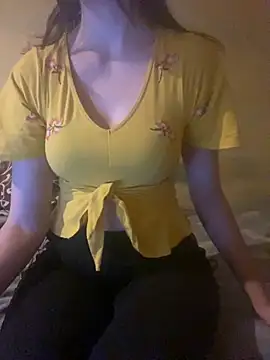 KittieCreme online show from December 2025 02:47:01 PM