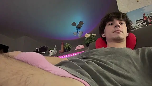 Jeremy1Scott online show from February 2026 03:49:02 AM