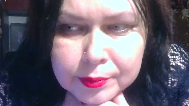 Snapshot of CharleeKendall chatting on November 2025 12:49:01 PM CharleeKendall online show from November 2025 12:49:01 PM