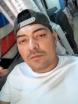 Snapshot of sexyandres_23 chatting on November 2025 06:51:01 PM sexyandres 23 online show from November 2025 06:51:01 PM