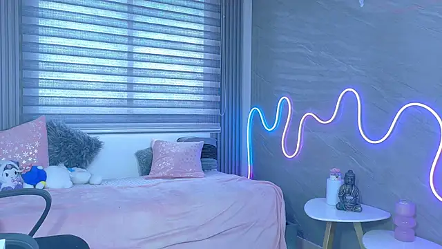 Snapshot of Naaomi_cute chatting on October 2025 08:55:02 PM Naaomi cute online show from October 2025 08:55:02 PM