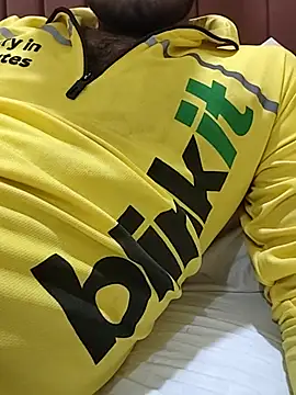 Snapshot of Money_girl_ chatting on November 2025 04:07:02 PM Money girl online show from November 2025 04:07:02 PM