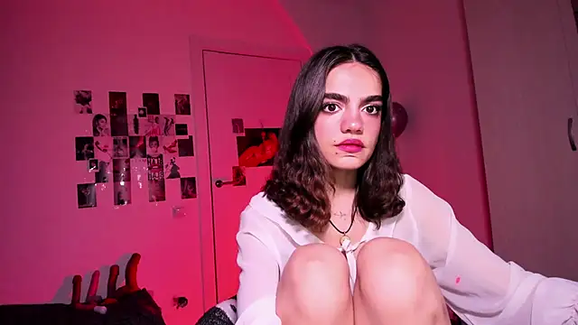 nightfloatt online show from November 2025 04:45:02 AM