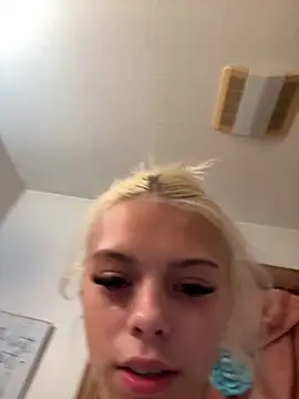 Snapshot of itspinkkk chatting on October 2025 12:49:02 AM itspinkkk online show from October 2025 12:49:02 AM