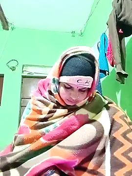 Karishma cute online show from November 2025 05:30:01 PM