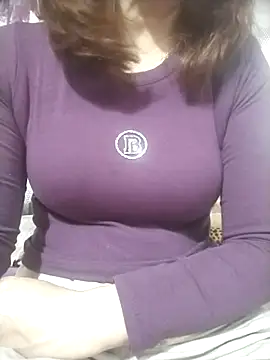 YiyinLy online show from December 2025 08:10:02 AM