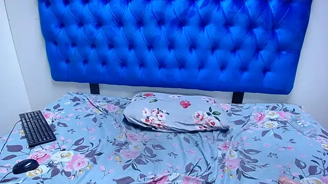 Amberdiamondmmm online show from December 2025 07:45:02 PM