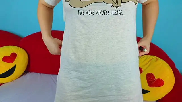 Soft Lilly online show from November 2025 06:03:01 AM