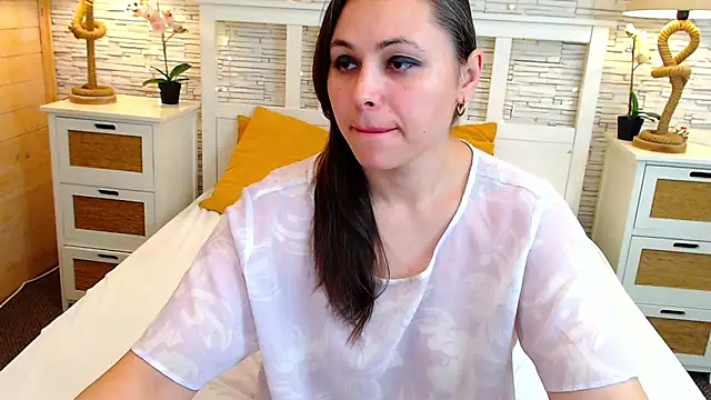 Soft Lilly online show from November 2025 06:13:01 AM