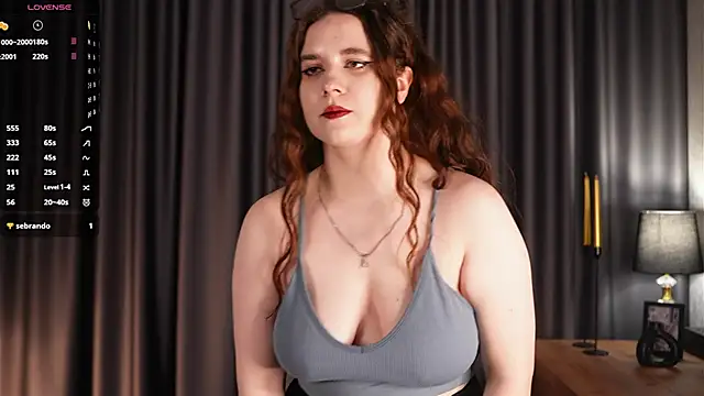 YuriFout online show from October 2025 03:18:01 PM