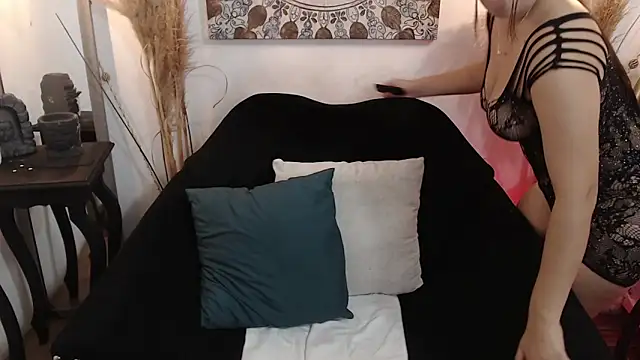 ZharaGag on u online show from October 2025 12:08:02 PM