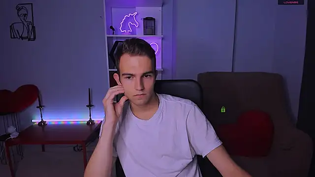 astren villo online show from November 2025 01:21:02 PM