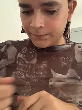 Snapshot of La-Gatiita-trans chatting on October 2025 03:56:02 PM La-Gatiita-trans online show from October 2025 03:56:02 PM