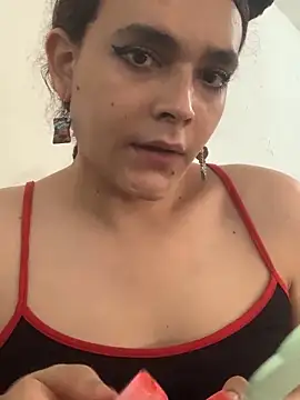 Snapshot of La-Gatiita-trans chatting on November 2025 12:07:01 PM La-Gatiita-trans online show from November 2025 12:07:01 PM