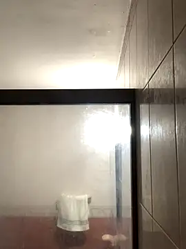 Snapshot of La-Gatiita-trans chatting on November 2025 11:10:01 PM La-Gatiita-trans online show from November 2025 11:10:01 PM