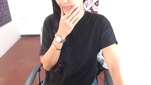 Lucyy Naugthy online show from March 2026 01:44:02 PM