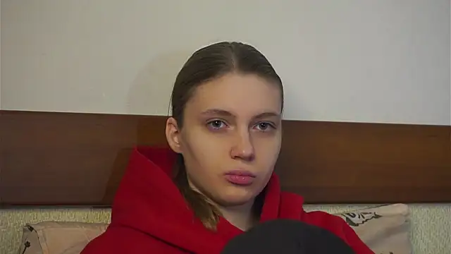 Snapshot of RoslynArcuo chatting on December 2025 08:36:02 PM RoslynArcuo online show from December 2025 08:36:02 PM