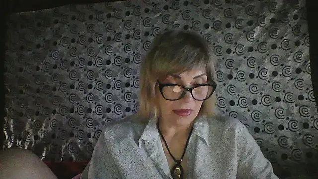 Lia Ray online show from November 2025 07:57:02 PM