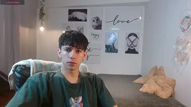 AmethystShadow17 online show from November 2025 04:18:02 PM