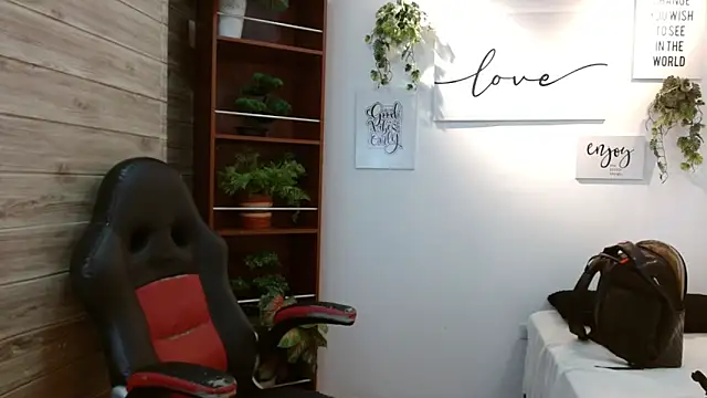 AmethystShadow17 online show from April 2026 04:24:02 AM