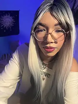 Cute Aleja online show from April 2026 09:18:02 PM