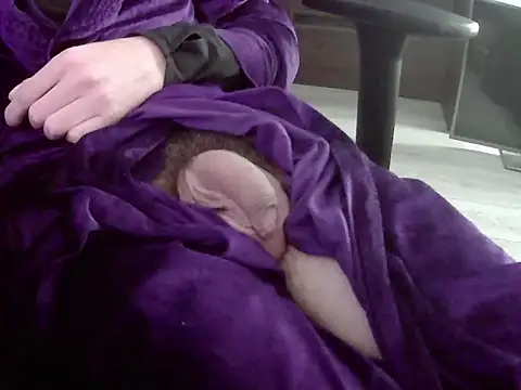 Batboy94 online show from November 2025 07:24:02 PM