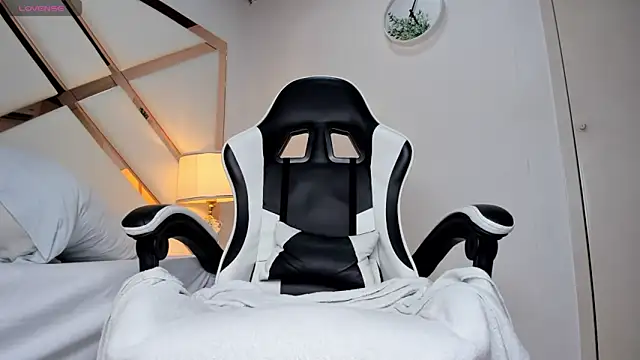 Justin valverde online show from April 2026 07:47:02 PM