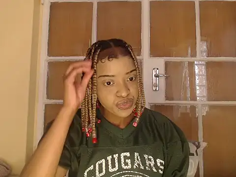 Snapshot of fifiqueen25 chatting on November 2025 03:34:01 PM fifiqueen25 online show from November 2025 03:34:01 PM