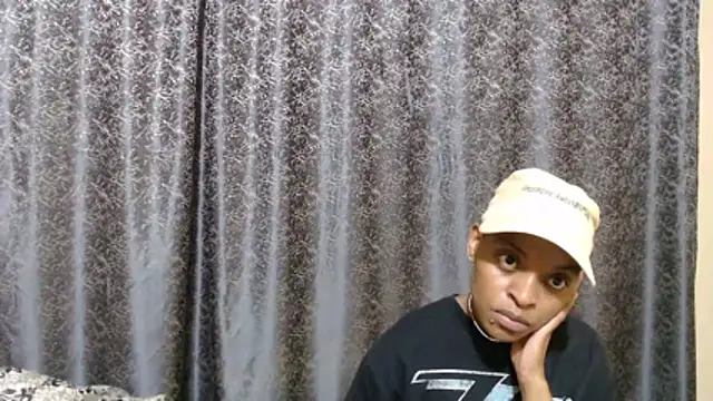 Snapshot of fifiqueen25 chatting on January 2026 04:31:02 PM fifiqueen25 online show from January 2026 04:31:02 PM