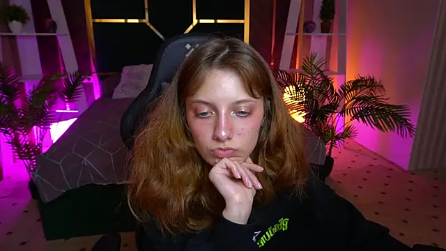 CuteeFoxy online show from November 2025 02:54:01 PM