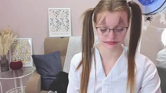 Snapshot of Dear_Jessica chatting on October 2025 10:16:02 AM Dear Jessica online show from October 2025 10:16:02 AM