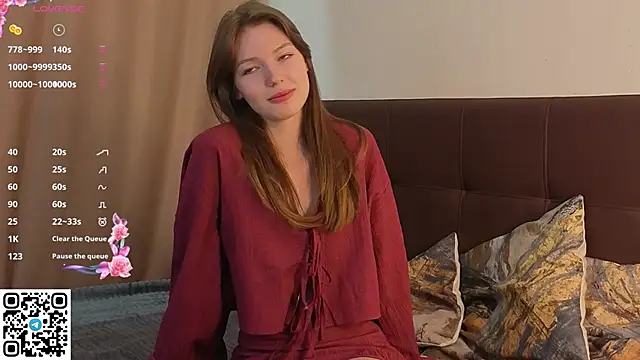 Erosyne online show from November 2025 05:06:02 PM