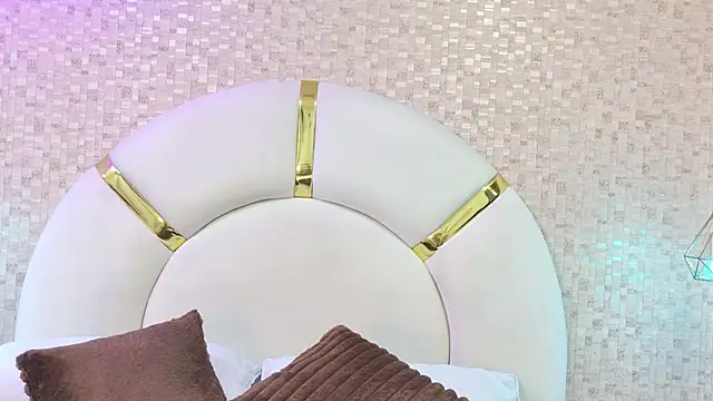 emmy rose25 online show from February 2026 11:37:01 AM