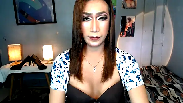 littleredbunny27 online show from June 2026 08:49:01 AM