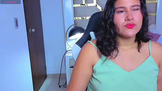 luna jonezz online show from November 2025 11:21:02 AM