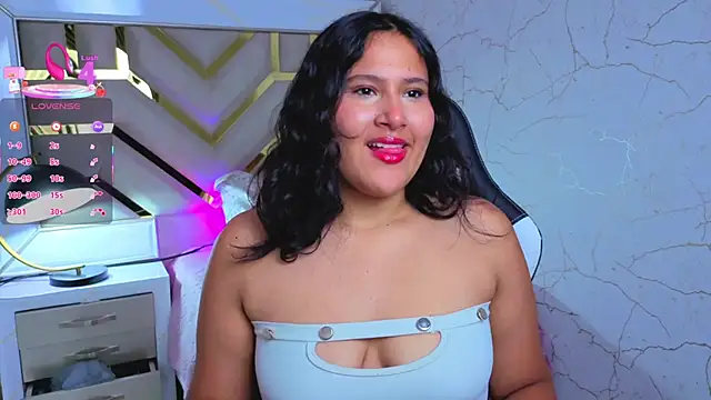 luna jonezz online show from November 2025 11:10:03 AM