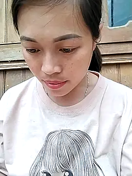 Snapshot of Hani-i chatting on April 2026 06:49:01 AM Hani-i online show from April 2026 06:49:01 AM