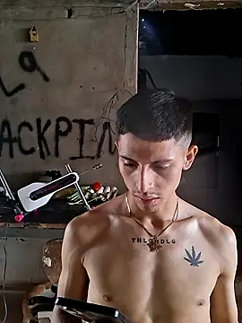 Luciferinthestreet online show from November 2025 08:30:01 PM