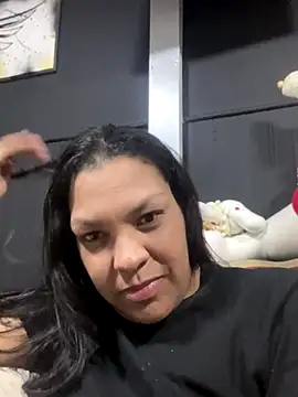 Zamariah online show from December 2025 04:19:01 AM