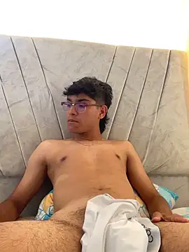 Muchachito18 online show from November 2025 11:54:01 AM