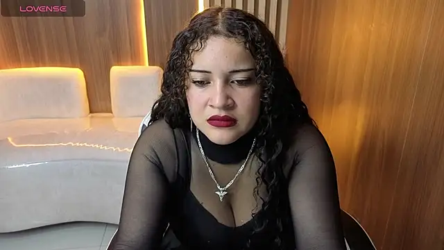 Snapshot of Moon_Tx chatting on October 2025 01:03:02 PM Moon Tx online show from October 2025 01:03:02 PM