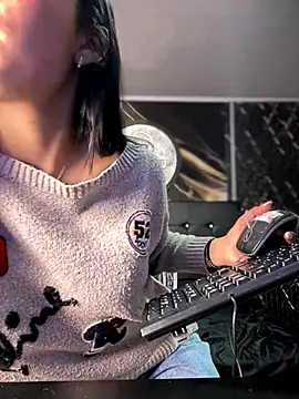 Arianaa Toro online show from November 2025 01:33:02 PM