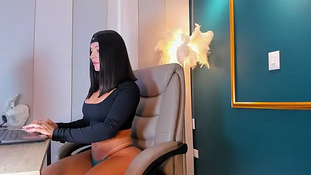 Rashel Frost  online show from March 2026 05:06:01 PM