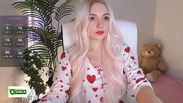 Snapshot of cute_cake chatting on December 2025 09:58:01 AM cute cake online show from December 2025 09:58:01 AM