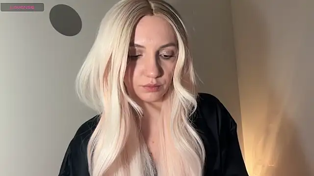 Snapshot of cute_cake chatting on January 2026 03:14:02 PM cute cake online show from January 2026 03:14:02 PM